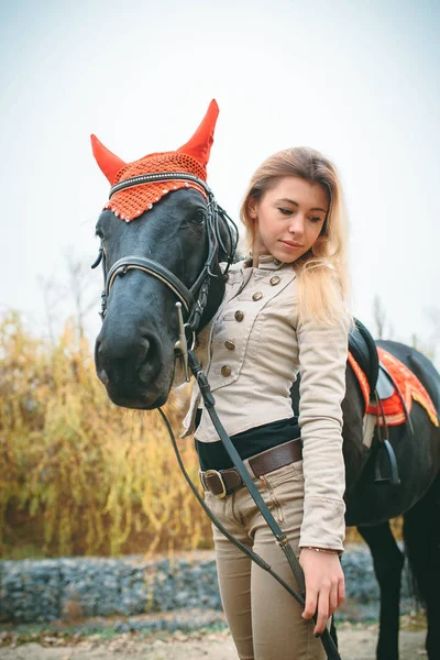 Lovely Young Blonde Woman Horse Cold Autumn Day — Stock Photo, Image