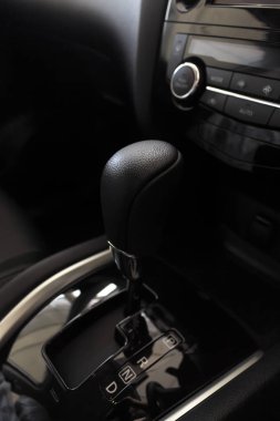 Yeni araba closeup otomatik vites 