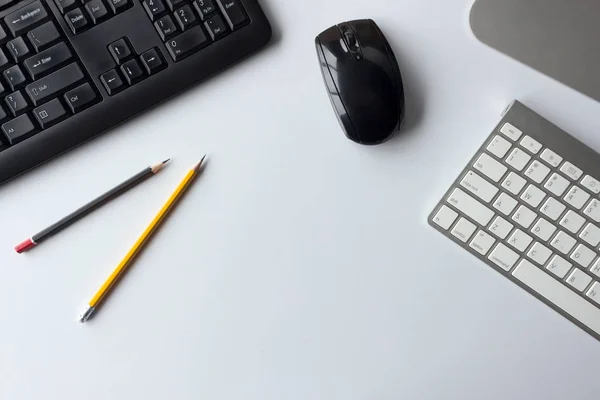 Bedrijfsconcept Bovenaanzicht Van Bureau Werkruimte Met Desktop Computer Pen Toetsenbord — Stockfoto