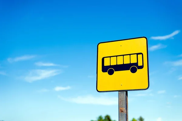 Señalización Parada Autobús Con Fondo Cielo Azul —  Fotos de Stock