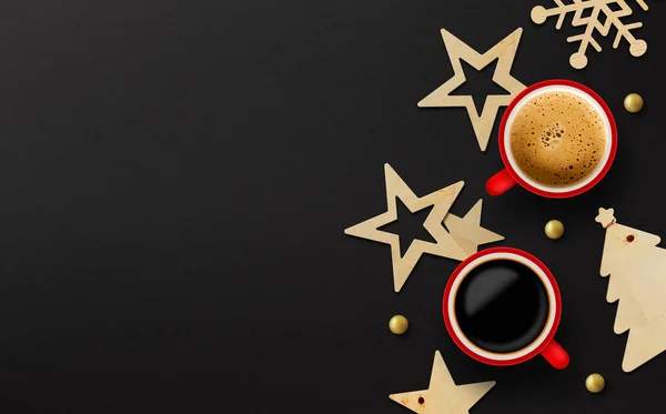 Две Красные Чашки Кофе Рождественские Украшения Фоне Черной Бумаги — стоковое фото