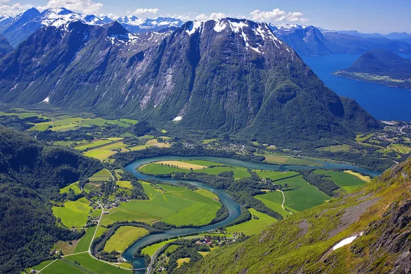 Посетите Норвегию, летние Пешие прогулки — стоковое фото