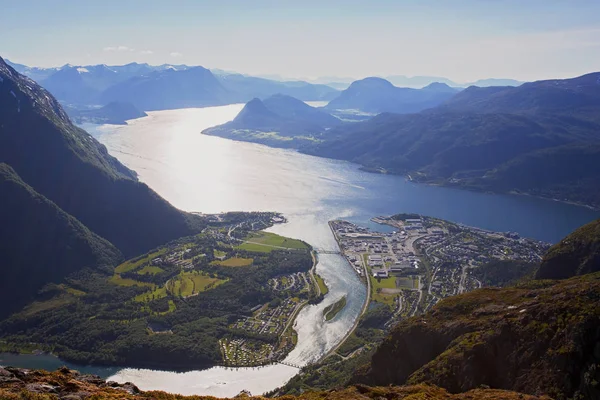 Romsdalseggen vandring i Norge — Stockfoto