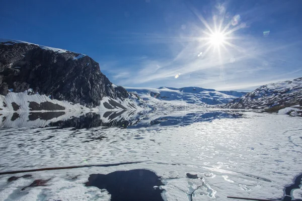 Fjordlandskap Med Vackra Moln Och Väg Med Stenar Framför Norge — Stockfoto