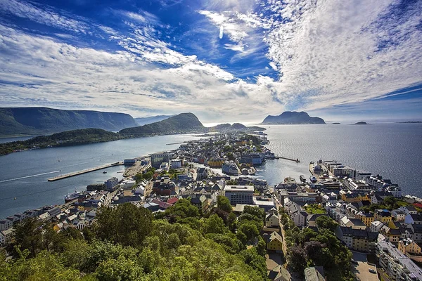 Point de vue Aksla - une vue sur Alesund — Photo