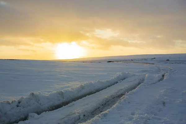 Island Vinter Snö Väg För 4X4 Soluppgången — Stockfoto