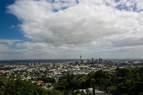 ニュージーランド北島オークランド市のエデン山からの眺め — ストック写真