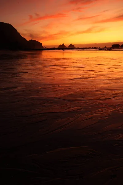 Ηλιοβασίλεμα Ένα Από Πιο Δραματοποιημένα Τοπία Της Νέας Ζηλανδίας Motukiekie — Φωτογραφία Αρχείου