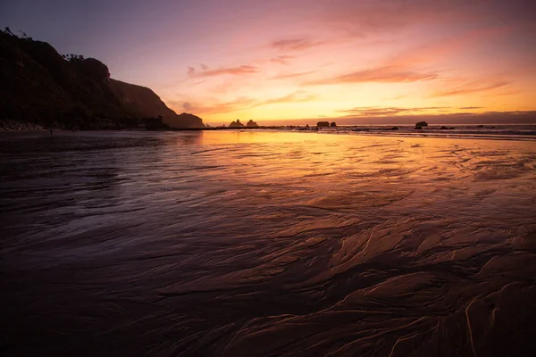 Günbatımı Yeni Zelanda Nın Dramatik Manzaralarından Biri Olan Motukiekie Güney — Stok fotoğraf