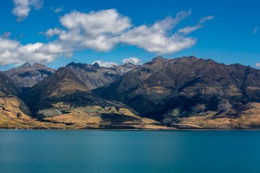 Yeni Zelanda 'nın güneyindeki Hawea Gölü