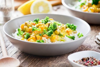 Domuz eti ve brokoli Fry Stir