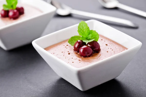 Aantal zelfgemaakte chocolade Mousse Cups — Stockfoto