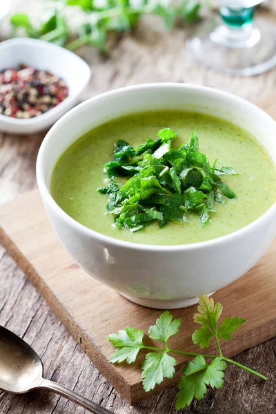 Talerz zupy domowe brokuły — Zdjęcie stockowe