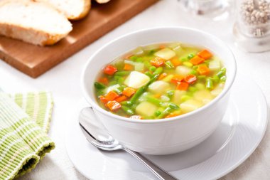 Doğranmış Organik Sebzeli Çorba
