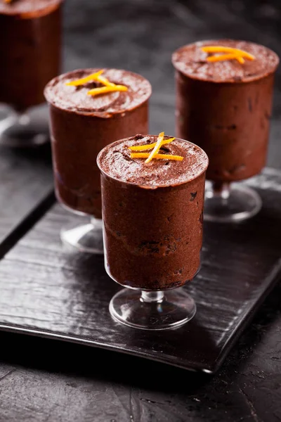 Små Glas Hemlagad Choklad Och Apelsinmousse — Stockfoto