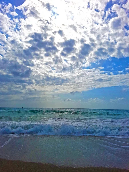 Strand hemel zee wolken — Stockfoto