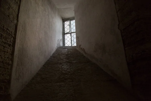 Gotik Castle pencere güneş ışığı karanlık kontrast mimari kalede dökme