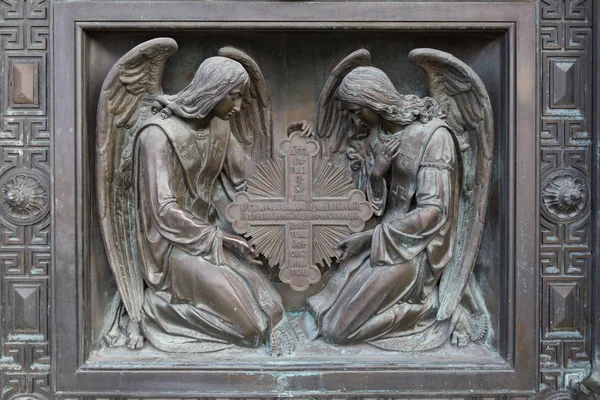 Bronse melekler dekorasyon