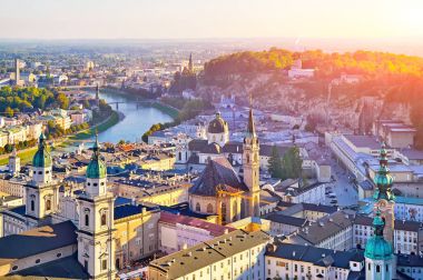 Gün batımında, Salzburg tarihi bir şehir, Salzburg havadan görünümü