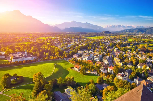 Gyönyörű kilátás nyílik Salzburg a Festung Hohensalzburg, panoráma, — Stock Fotó