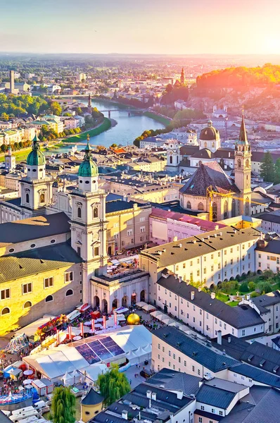 Widok z lotu ptaka z zabytkowego Salzburga o zachodzie słońca, Salzburg — Zdjęcie stockowe