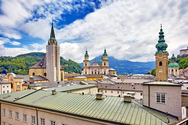 Panoramiczny Widok Historyczne Miasto Salzburg Salzach Rzeki Pięknym Złotym Świetle — Zdjęcie stockowe