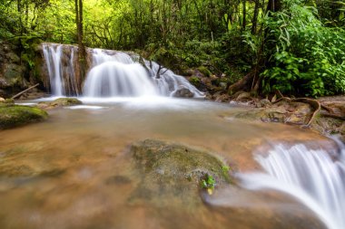 Tayland büyük şelale