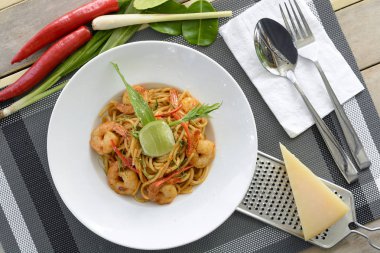 Krem Tom Yam Goong spagetti