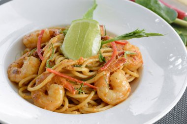 Krem Tom Yam Goong spagetti