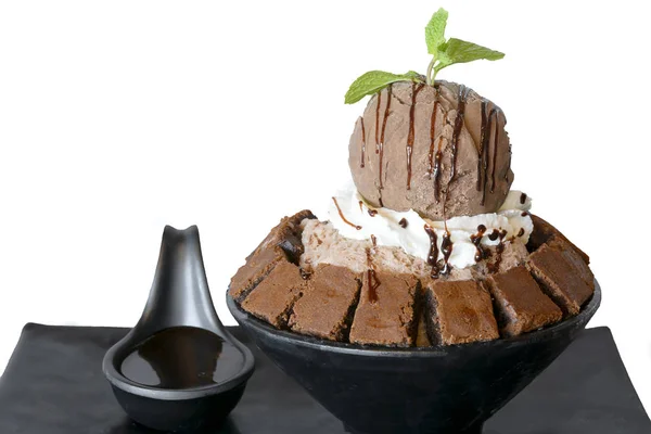 Bingsu chocolate with icecream chocolate and brownie — Stock Photo, Image