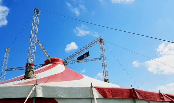 Yaz günü sirk çadırında — Stok fotoğraf