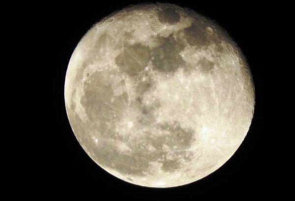 Beautiful photo of the full moon