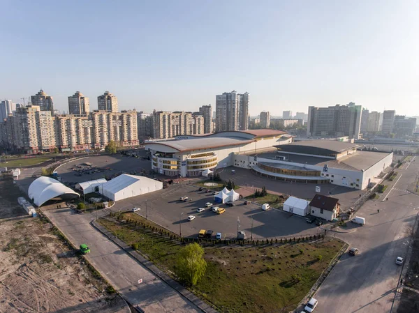 International Exhibition Centre and Kyiv cityscape — Stock Photo, Image