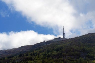 Bergen, Norveç 'te Ulriken üst televizyon/radyo kulesi hava tramvay