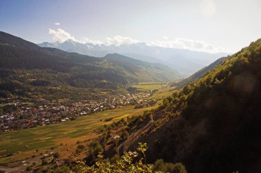 Günbatımında Mestia, Kafkas Dağları, Gürcistan