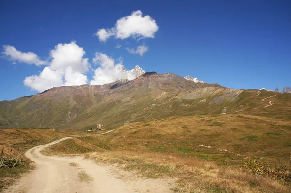 Yol üst dır, Kafkas Dağları, Georgia