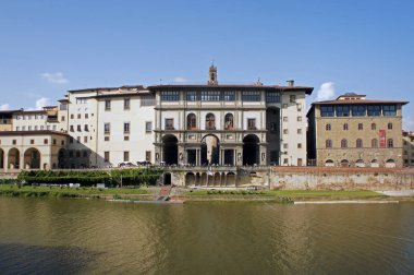 Arno Nehri (Fienze), İtalya Floransa'da Uffizi Galerisi