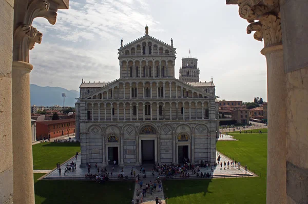 Catedral de Piza (Pisa) - dedicada à Assunção da Virgem Maria na Praça dos Milagres (Piazza dei Miracoli ) — Fotografia de Stock