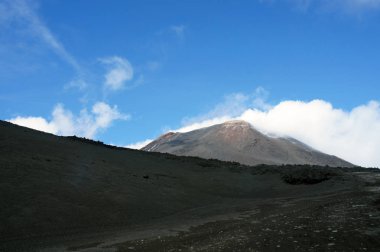 Etna Dağı duman krater, Sicilya, İtalya'dan ile