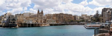Sliema ve St. Julian's arasında Balluta Körfezi Panoraması