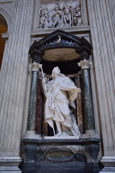 St. Jacobus de meerdere in de Basilica di San Giovanni in Laterano. — Stockfoto