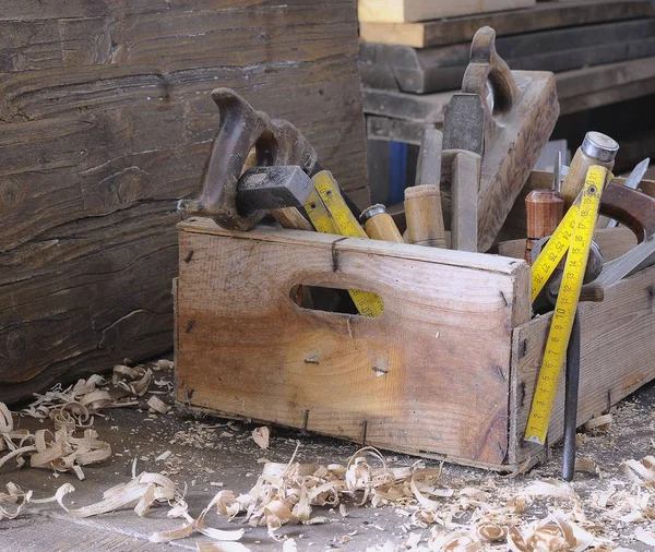 Un vecchio carpentiere Toolbox — Foto Stock