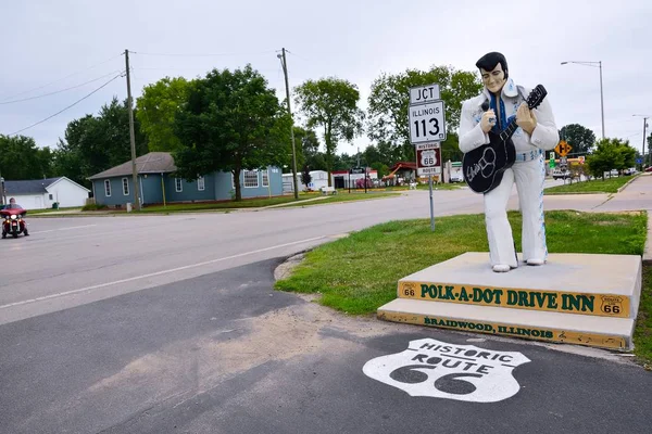 Statue d'Elvis Presley au Polk-a-Dot . — Photo