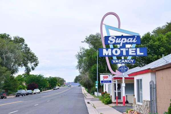 Sinal de Supai Motel em Seligman . — Fotografia de Stock