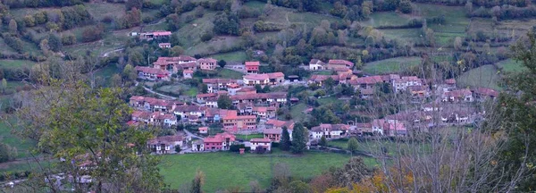 Het dorp van Orle in Asturië. — Stockfoto