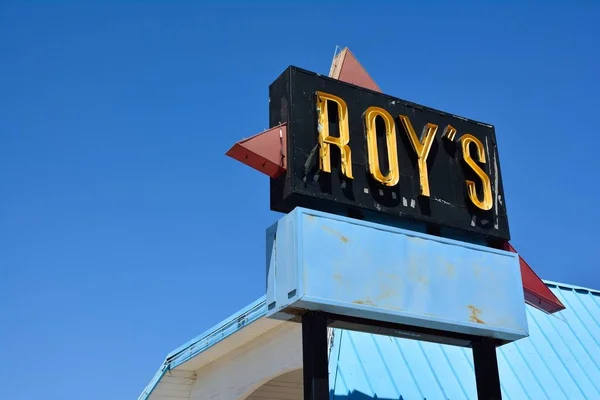Legendarny Roy's Cafe na zabytkowym autostrady Route 66. — Zdjęcie stockowe