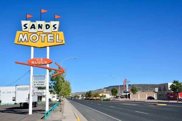 Sands Motel og tegn Historisk rute 66 . - Stock-foto