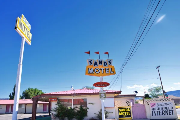 Sands Motel e cartello storico Route 66 . — Foto Stock