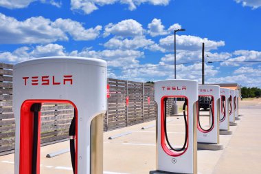 Tesla Supercharger istasyonu Shamrock, Texas.