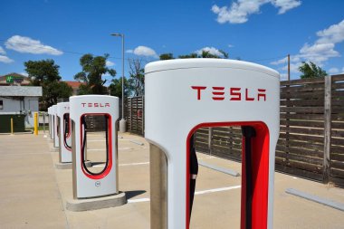 Tesla Supercharger istasyonu Shamrock, Texas.